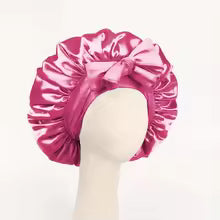 BONNET EN SATIN